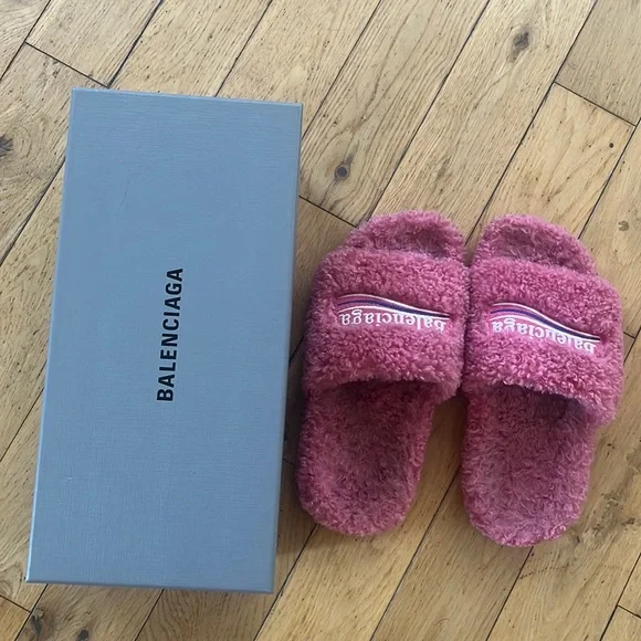 Size 37 worn a few times in house only